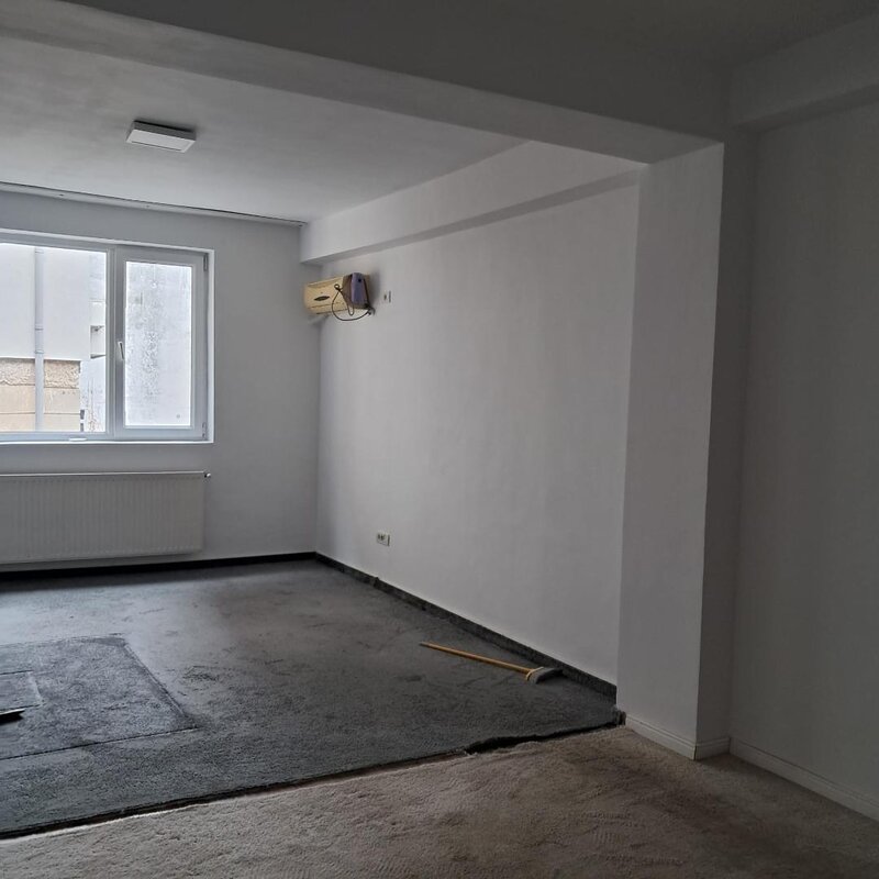 Piata Muncii -Calea Calarasilor,vila 12 camere,suprafata 370mp,curte 150mp